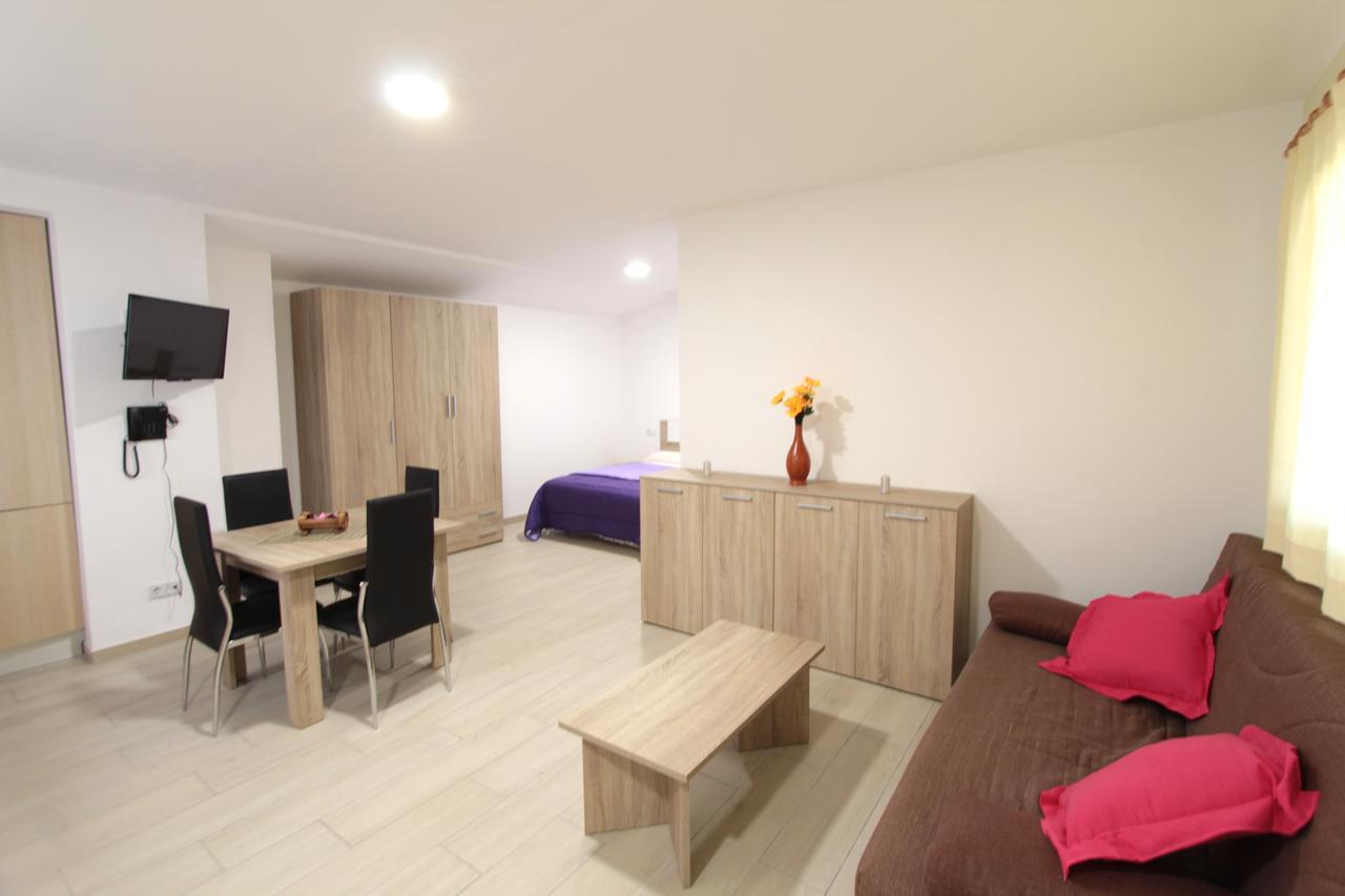 Apartamentos Giuliano Empuriabrava Exteriör bild