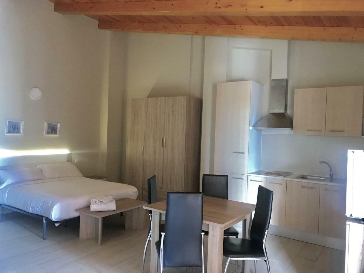 Apartamentos Giuliano Empuriabrava Exteriör bild